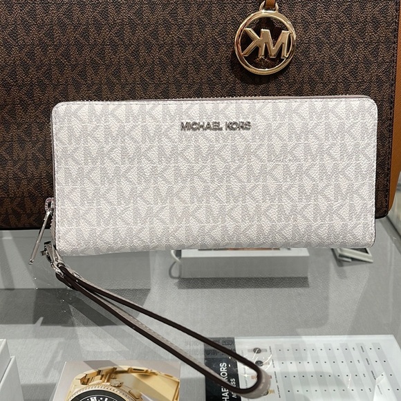 MICHAEL KORS LARGE TRAVEL CONTINENTAL WRISTLET WALLET BRIGHT WHITE SIGNATURE - Picture 16 of 16